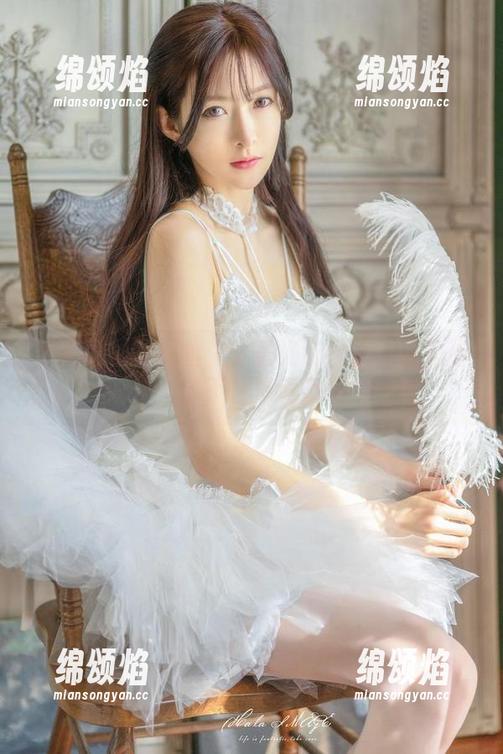 看王羽杉的蕾丝：无圣光和大胆作品的结合，忍不住多看几遍。