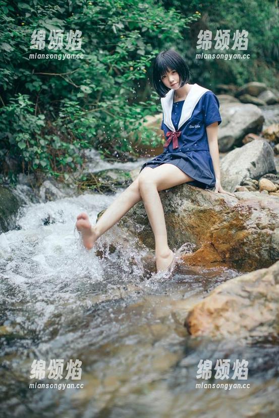 新更新！疯猫ss在画室jk的作品让人忍不住多看几眼