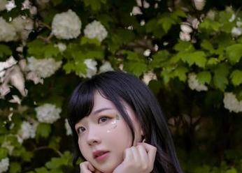 超级索尼子的福利来袭！皮皮奶可可爱了啦露背毛衣图片，简直赞到无法呼吸！