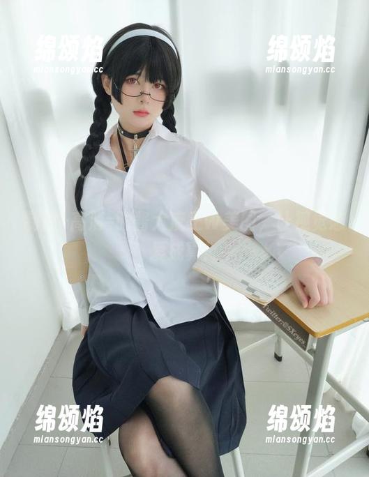 制服+高清=眼酱大魔王w美图，让视觉恋爱成真！