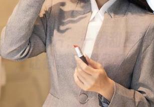 秀人网 – 精选图片：一颗甜蛋黄a的裸足，让你感受那份轻盈