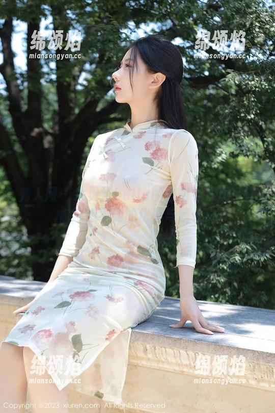 秀人网 - 佘贝拉bella的白衬衫写真：让你意想不到的优雅与随性！