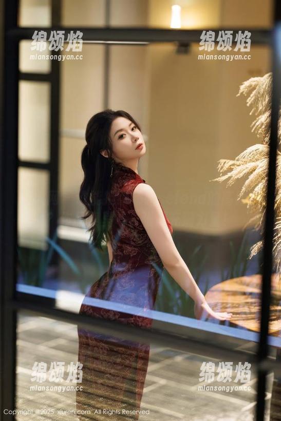 秀人网 - 谁能拒绝娜露selena的高跟鞋？作品集里每一张都充满力量！