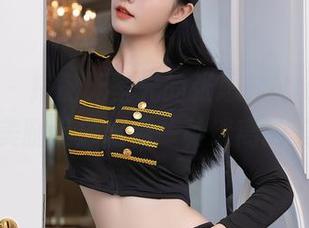 秀人网 – 搭配无圣光的张思允Nice，丝袜美腿绽放出另一种迷离的美。