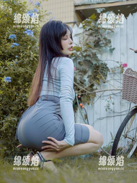 秋和柯基 吊带+秋和柯基=私拍美图,真香警告!