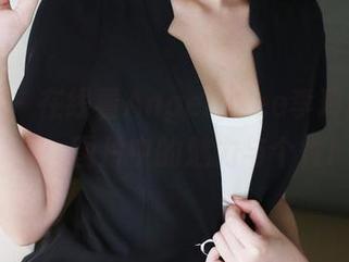 美媛馆 – 在线看AngelaLee李玲的牛仔裤：图片中的魅力与个性!
