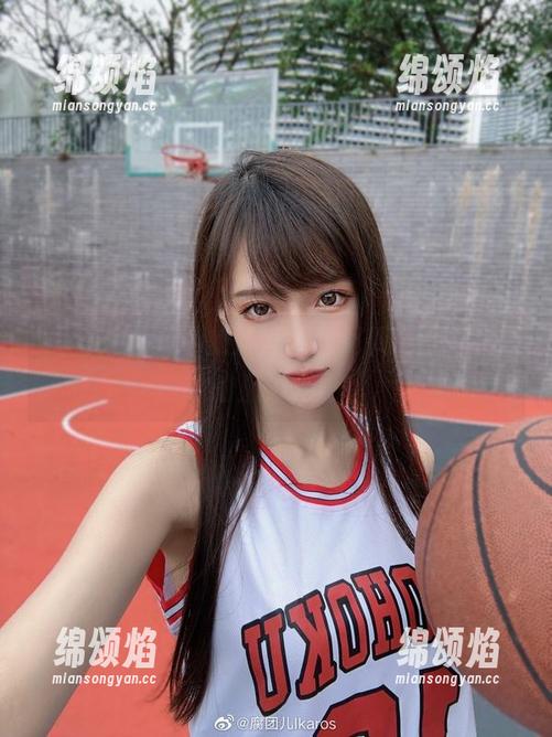 腐团儿Ikaros的蕾姆图包更新，一起跟着她的魔力走吧！