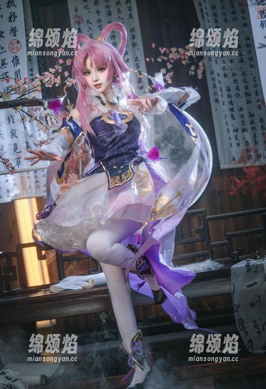图库里的奇妙风景：花柒Hana与她的天使蕾姆紫