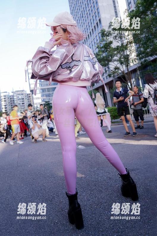 菌烨tako的修女写真：从这些图片里感受一丝暧昧吧！