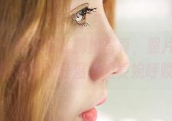 蜜桃社 – 顾乔楠的御姐写真，照片里的一切都是秋日温柔的委婉呼唤
