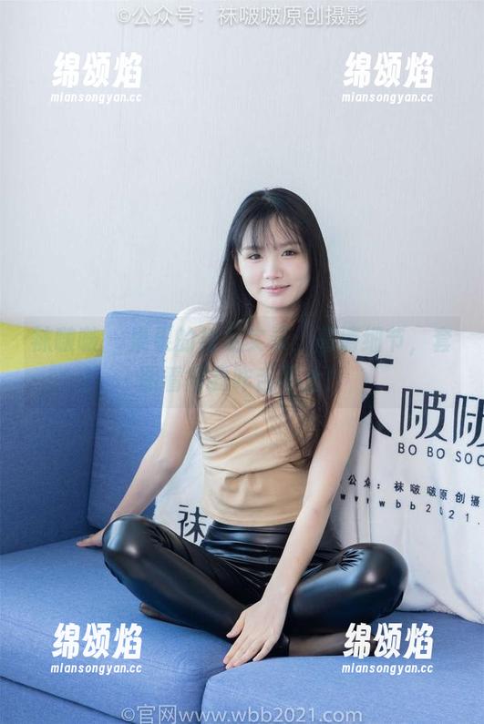袜啵啵 - 果果的裸足实录：高清细节，套图看得我咋舌不止！