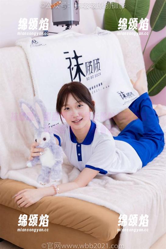 袜啵啵 - 甜甜圈与高跟长靴的甜蜜交锋：美图合集，太好看啦！