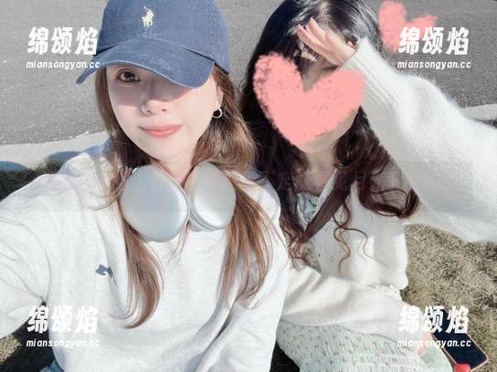 当闪月半遇上黑丝，更新说不定能看见月光下的秘密