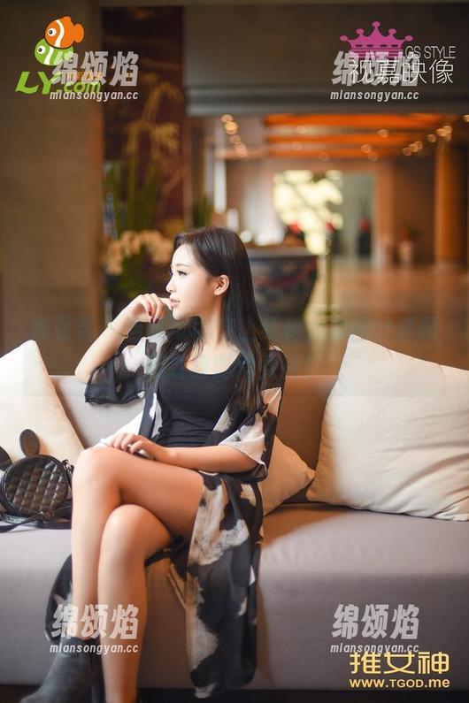 青豆客 - 当苏可可穿上红裙，套图分享瞬间变身时尚女神！