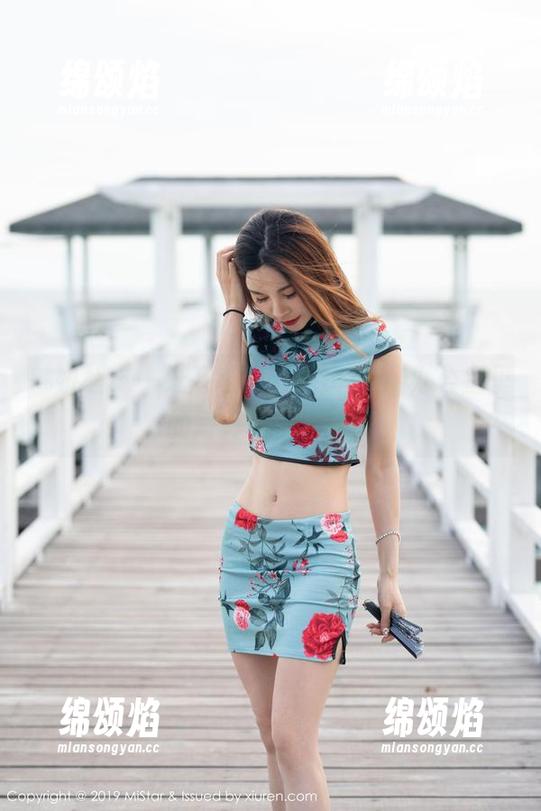 魅妍社 - 一纸万象：斯戴媛Amy办公室里的写真与壁纸故事