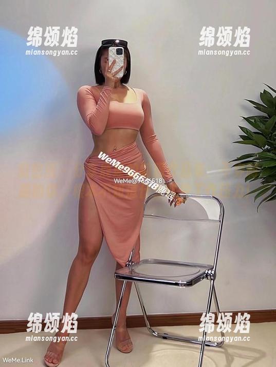 鹿瑶 微密圈 - 分享鹿瑶的制服作品集:不穿制服的你,根本不知道什么叫做工作压力!